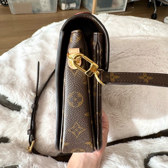 Authentic Louis Vuitton Pochette Métis Crossbody Bag - LIKE NEW - Picture 8 of 11